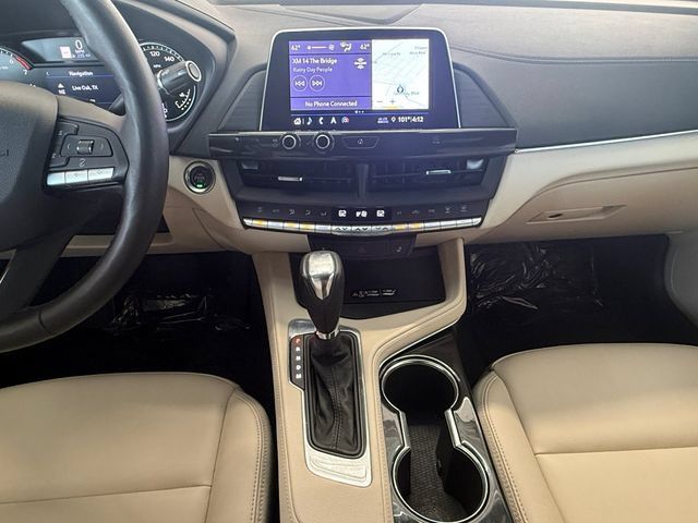 Used 2020 Cadillac CT4 Luxury w/ Sun And Sound Package RWD image 3