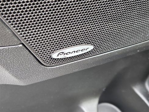 Used 2015 Chevrolet Equinox LT w/ Driver Convenience Package image 19