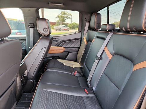 Used 2023 GMC Canyon AT4 w/ AT4 Premium Package image 9