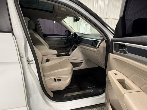 Used 2021 Volkswagen Atlas SEL R-Line image 8