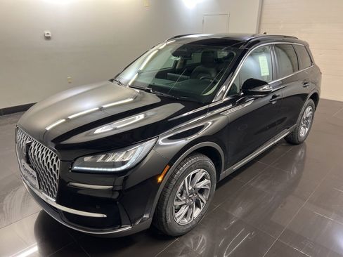 New 2026 Lincoln Corsair Premiere image 3