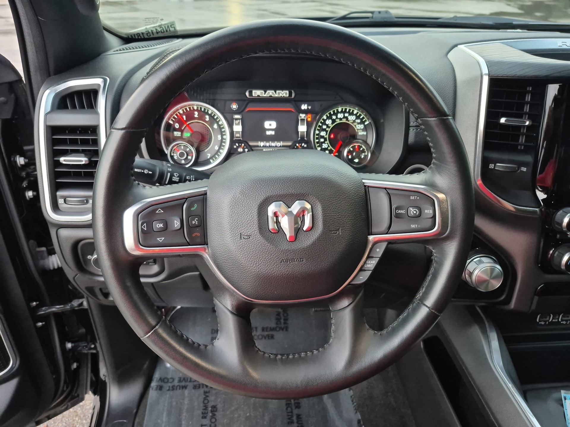 Used 2023 RAM 1500 Laramie AWD/4WD image 12