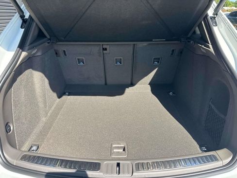 New 2026 Porsche Macan AWD/4WD image 13