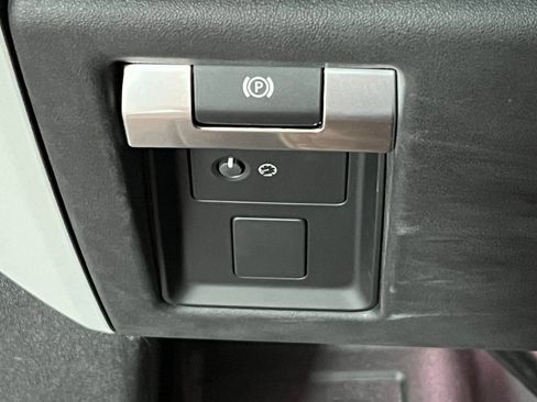 Used 2020 Land Rover Defender 110 AWD/4WD image 31