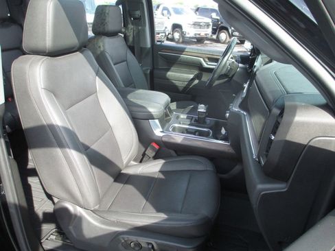 Used 2023 GMC Sierra 1500 SLT w/ SLT Premium Package AWD/4WD image 24