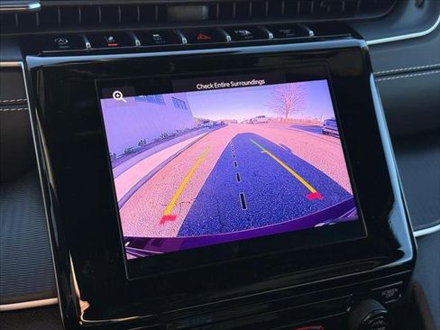 Certified 2025 Jeep Grand Cherokee Laredo image 18