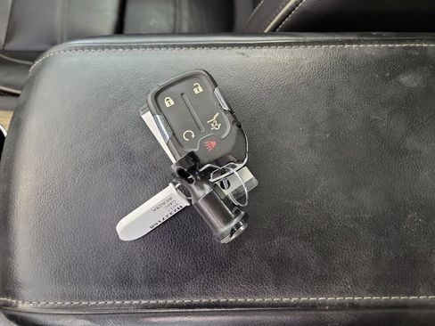 Used 2017 GMC Acadia Denali w/ Technology Package image 28