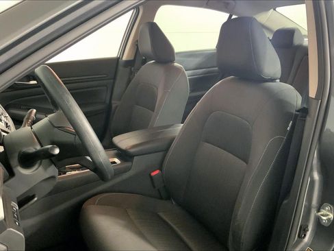 Used 2025 Nissan Altima 2.5 SV image 22