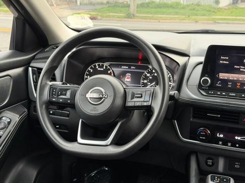 Used 2024 Nissan Rogue SV AWD/4WD image 28