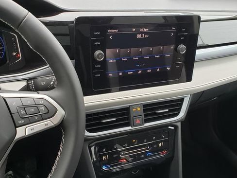 New 2026 Volkswagen Taos SEL image 11