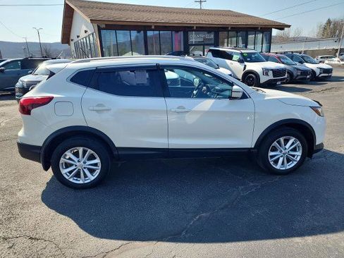 Certified 2017 Nissan Rogue Sport SV w/ SV All-Weather Package image 9