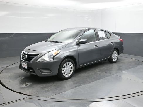 Used 2019 Nissan Versa SV image 34
