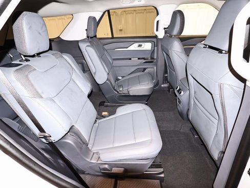 New 2026 Ford Explorer Active w/ Active Comfort Package AWD/4WD image 16