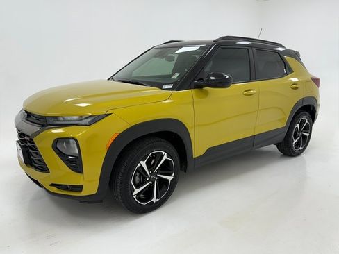 Used 2023 Chevrolet TrailBlazer RS w/ Sun and Liftgate Package image 5