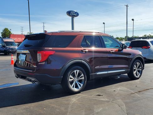 Used 2020 Ford Explorer Platinum w/ Premium Technology Package AWD/4WD image 4