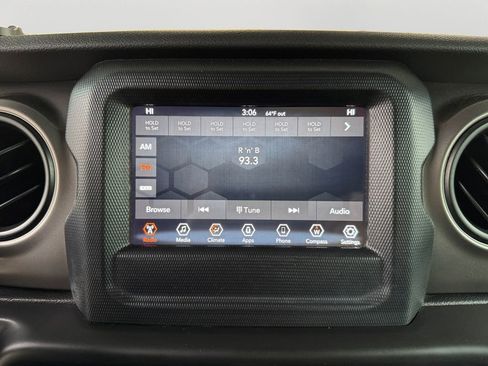 Used 2018 Jeep Wrangler Unlimited Sport S image 18