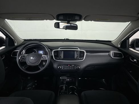 Used 2019 Kia Sorento LX image 28