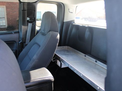 Used 2021 Chevrolet Colorado LT w/ Fleet Safety Package RWD image 15