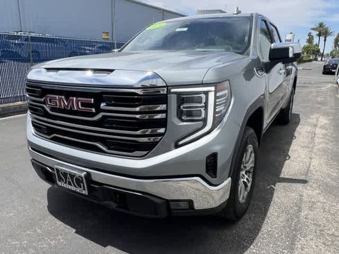Used 2025 GMC Sierra 1500 SLT AWD/4WD image 9