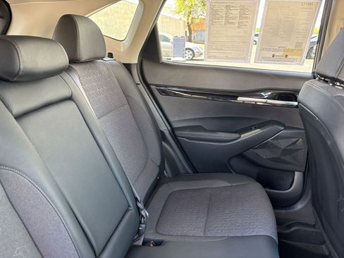 Used 2025 Kia Seltos S image 38