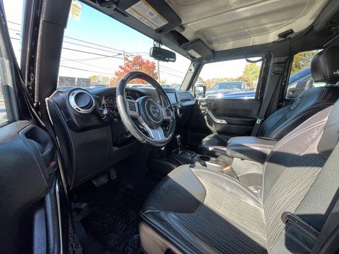 Used 2015 Jeep Wrangler Unlimited Sport image 8