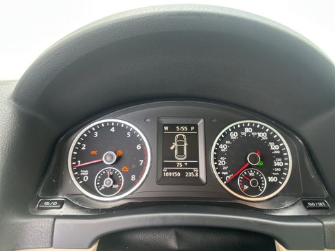 Used 2015 Volkswagen Tiguan S image 20
