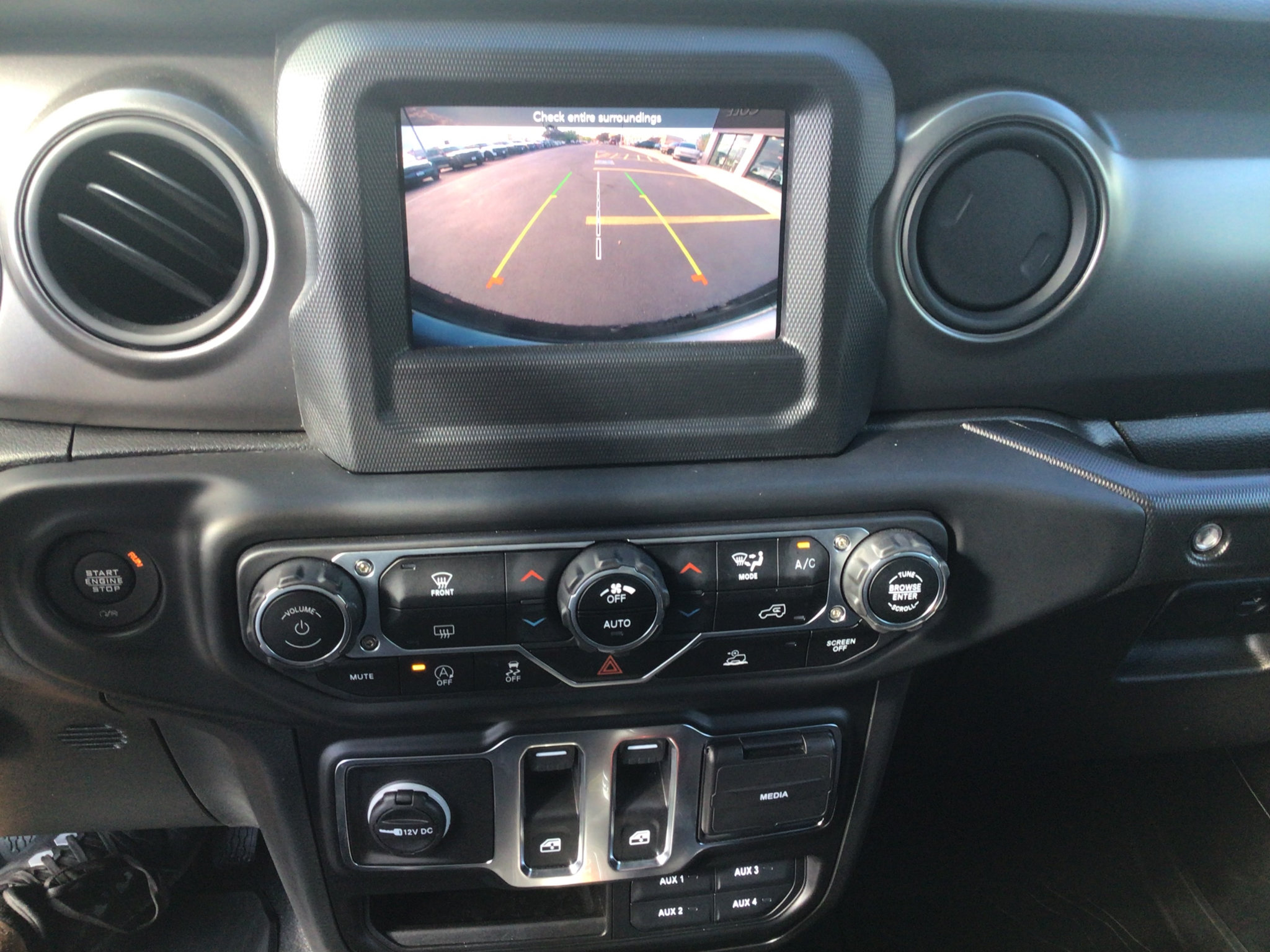 Used 2023 Jeep Wrangler Sport AWD/4WD image 8