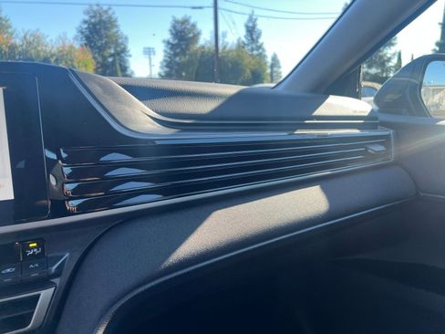 Used 2025 Toyota Camry LE image 35