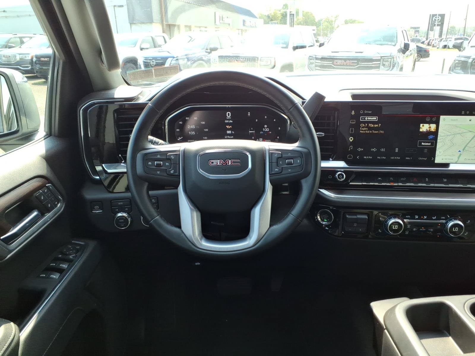 Used 2025 GMC Sierra 1500 SLT AWD/4WD image 13