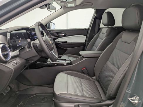 New 2026 Chevrolet Trax LT w/ Driver Confidence Package FWD image 17