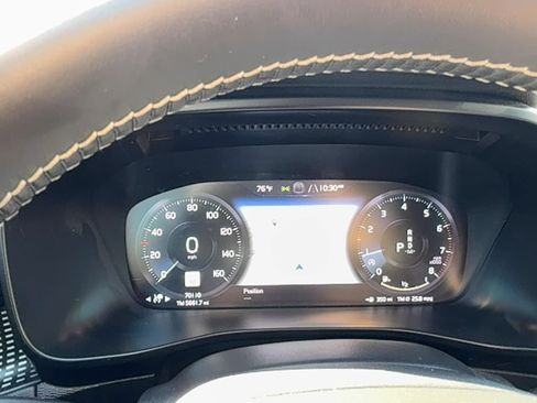 Used 2019 Volvo XC40 T5 R-Design image 24