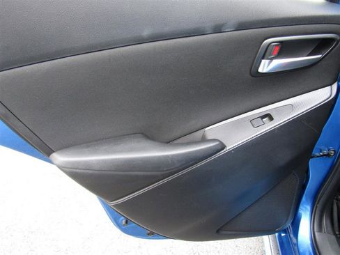 Used 2017 Toyota Yaris iA image 24