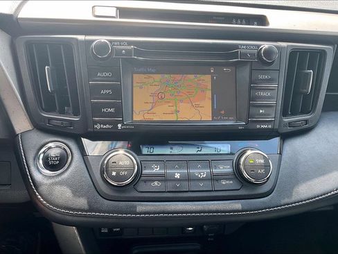 Used 2018 Toyota RAV4 XLE FWD image 32