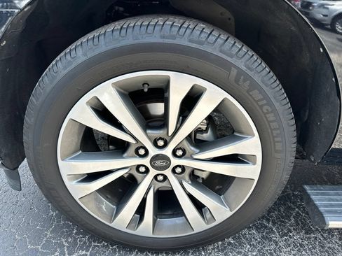 Used 2021 Ford Expedition Limited RWD image 7