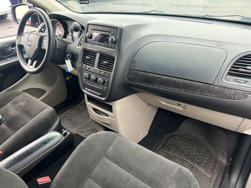 Used 2015 Dodge Grand Caravan SE image 32