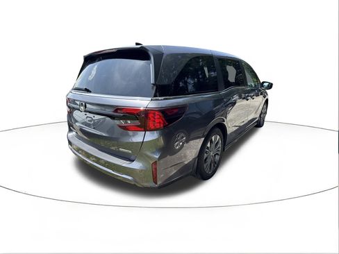 Used 2025 Honda Odyssey Touring image 2