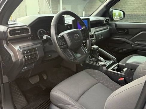 Certified 2024 Toyota Tacoma SR5 AWD/4WD image 12