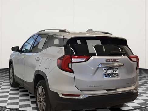 Used 2022 GMC Terrain SLT image 10
