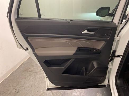 Used 2021 Volkswagen Atlas Cross Sport SEL Premium image 22