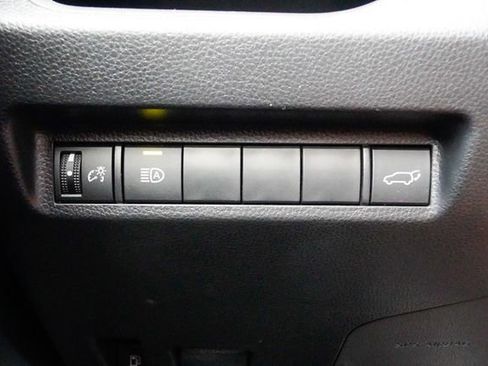Used 2022 Toyota RAV4 XLE image 21