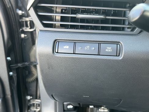 Used 2025 Nissan Altima 2.5 SV FWD image 24