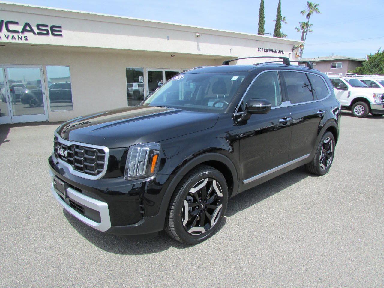 Used 2025 Kia Telluride S AWD/4WD image 3