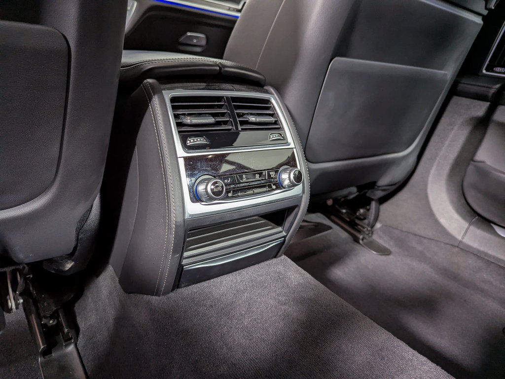 Used 2021 BMW 750i xDrive w/ M Sport Package AWD/4WD image 45