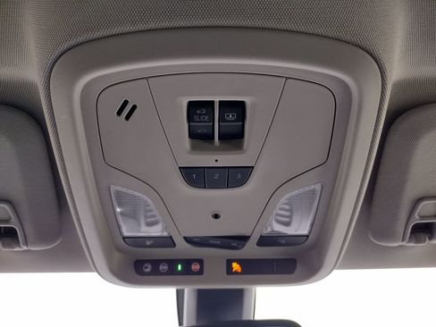 Used 2018 Chevrolet Impala Premier FWD image 11