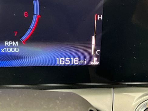 Used 2025 Chevrolet Trax LT w/ LT Convenience Package image 35