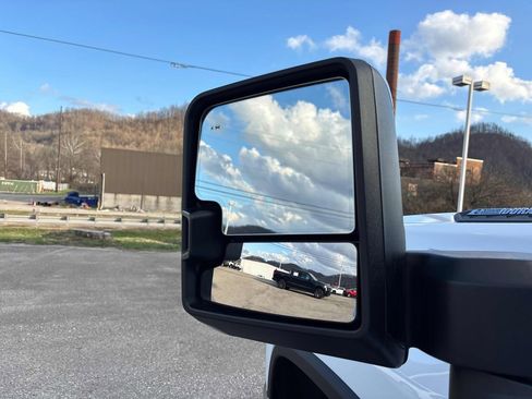 Used 2022 Chevrolet Silverado 2500 LTZ w/ LTZ Premium Package image 10