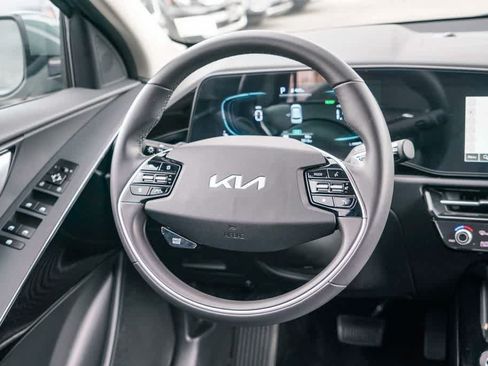 Certified 2025 Kia Niro EX FWD image 14