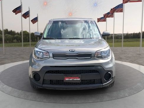 Used 2017 Kia Soul FWD image 2
