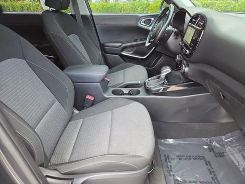 Used 2021 Kia Soul EX FWD image 15