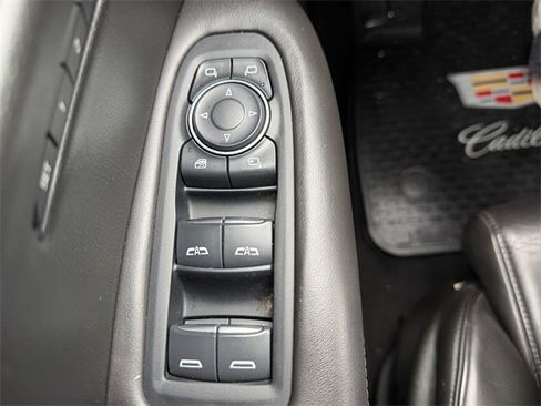 Used 2017 Cadillac XT5 Platinum image 18